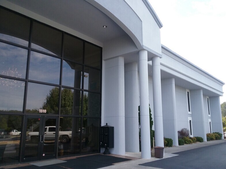 More Photos Of 1510 Stuart Rd, Cleveland Flex For Sale