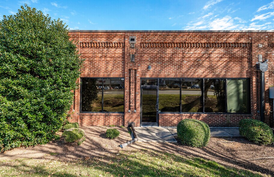 More Photos Of 4210 N Roxboro Rd, Durham Medical For Sale