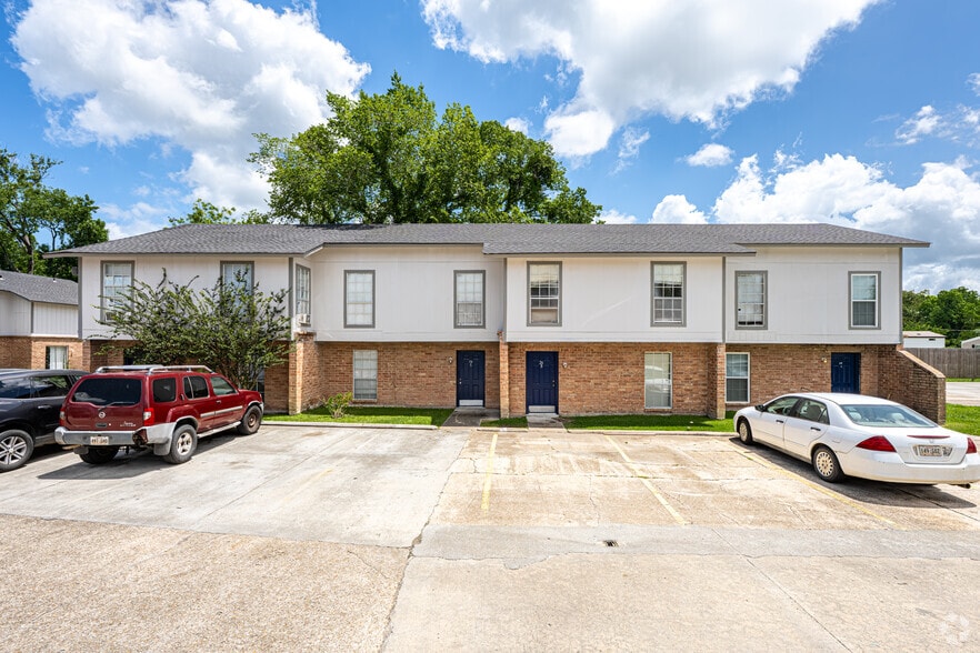 More Photos Of 150 Shady Arbors Cir, Houma Apartments For Sale