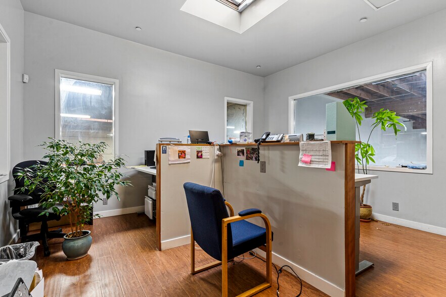 More Photos Of 253 E Harris Ave, South San Francisco Warehouse For Sale