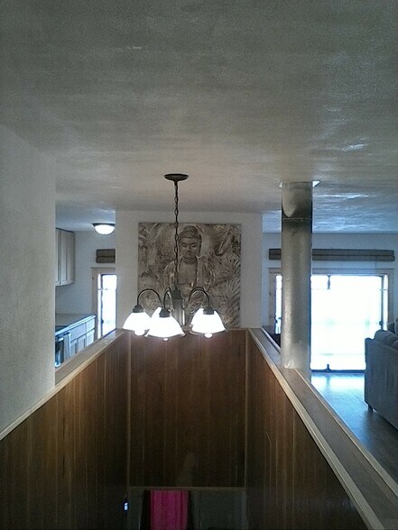 More Photos Of 213 Chase Creek St, Clifton Specialty For Sale