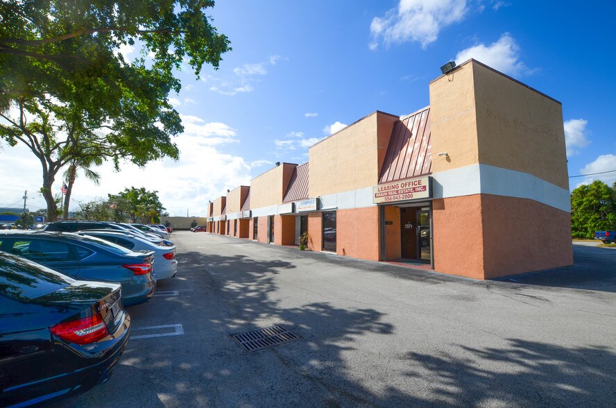 More Photos Of 1400-1414 SW 13th Ct, Pompano Beach Light Manufacturing For Lease