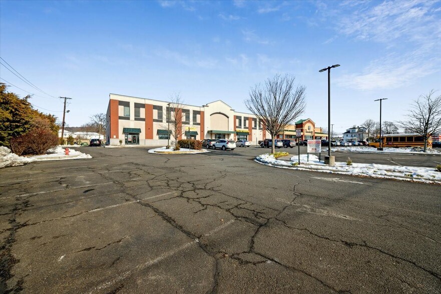 More Photos Of 509-513 W Union Ave, Bound Brook Freestanding For Lease