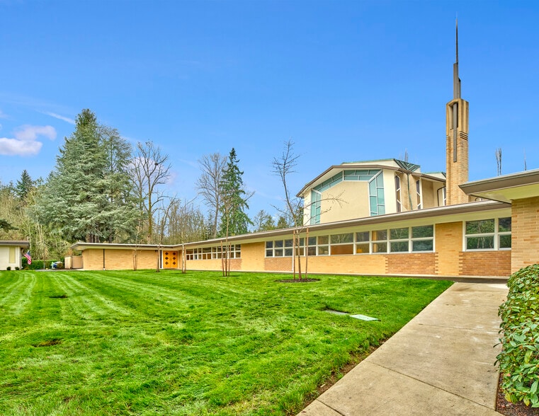 More Photos Of 10675 NE 20th St, Bellevue Specialty For Sale