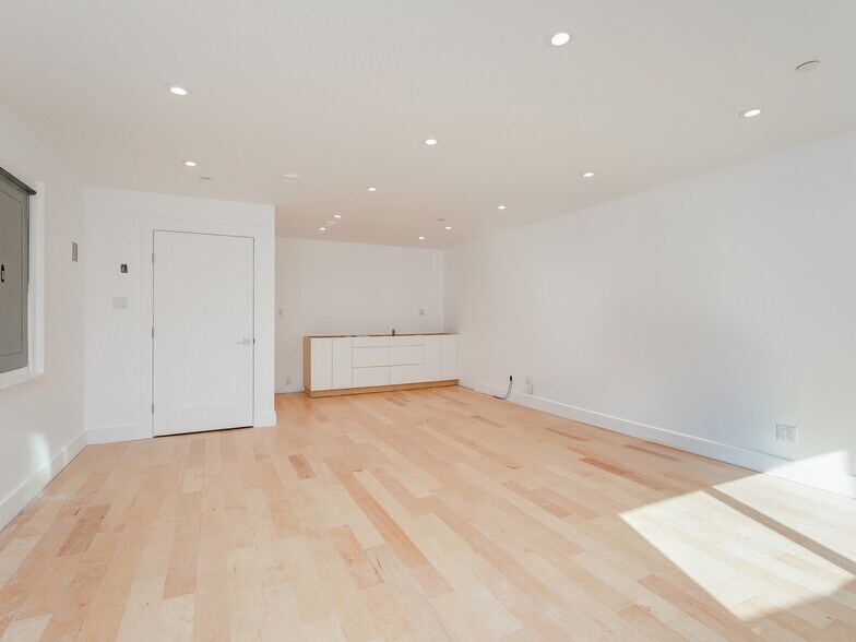 More Photos Of 1105 Pandora Ave, Victoria Apartments For Sale