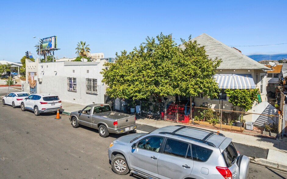 More Photos Of 900 N Soto St, Los Angeles General Retail For Sale