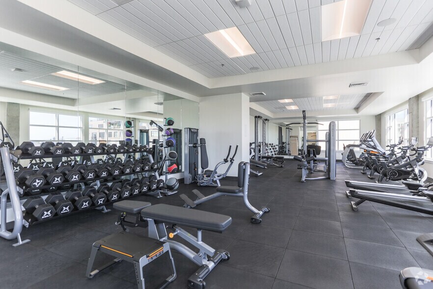 More Photos Of 255 NW 10th Ave, Portland Apartments For Lease