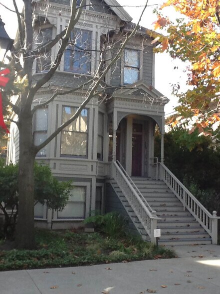 More Photos Of 654 13th St, Oakland Unknown For Lease