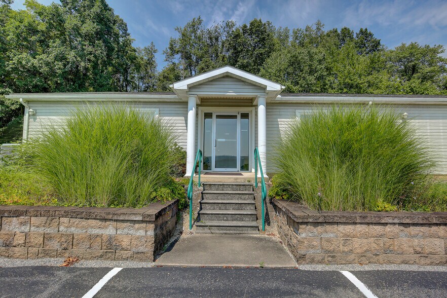 More Photos Of 1980 Pa-54 Hwy, Montgomery Office For Sale