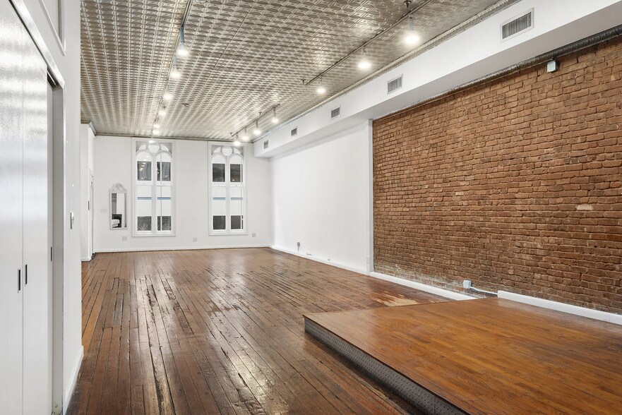 More Photos Of 75 Murray St, New York Office Residential For Sale