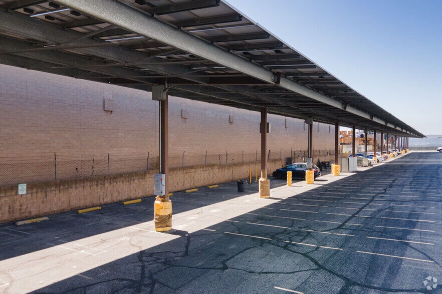 More Photos Of 21310-21314 Lassen St, Chatsworth Warehouse For Lease