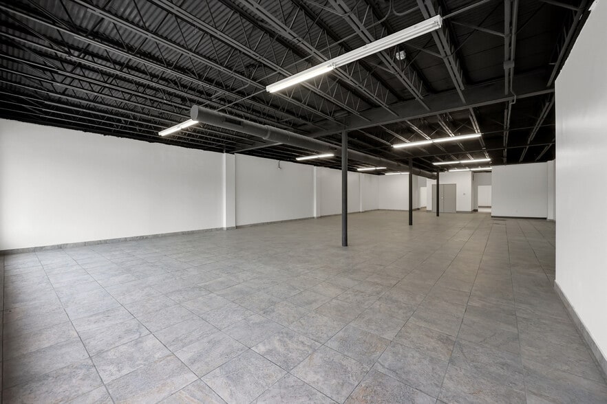 More Photos Of 937 Winchester Rd, Lexington Storefront For Lease