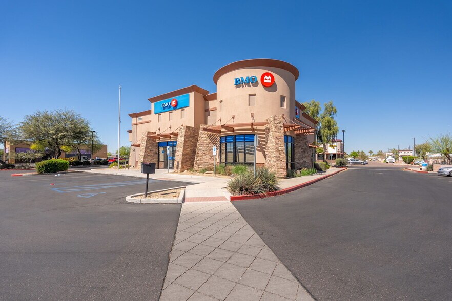 More Photos Of 7510 W Lower Buckeye Rd, Phoenix Freestanding For Lease
