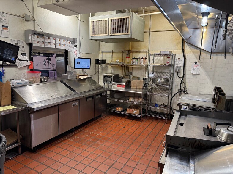 More Photos Of 941 Pearl St, Eugene Restaurant For Lease