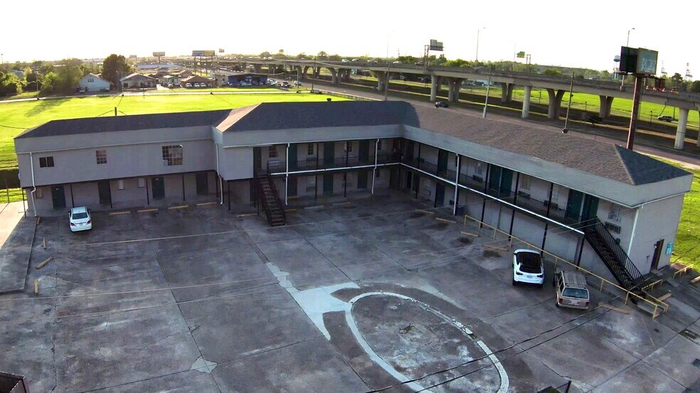 More Photos Of 990 Avenue K, Marrero Hotel For Sale