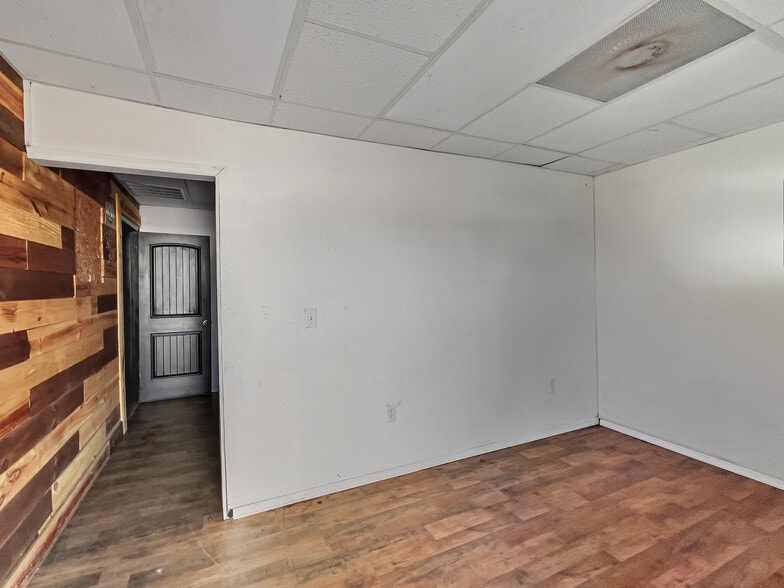 More Photos Of 5820 HWY 542 W, Winter Haven Warehouse For Lease