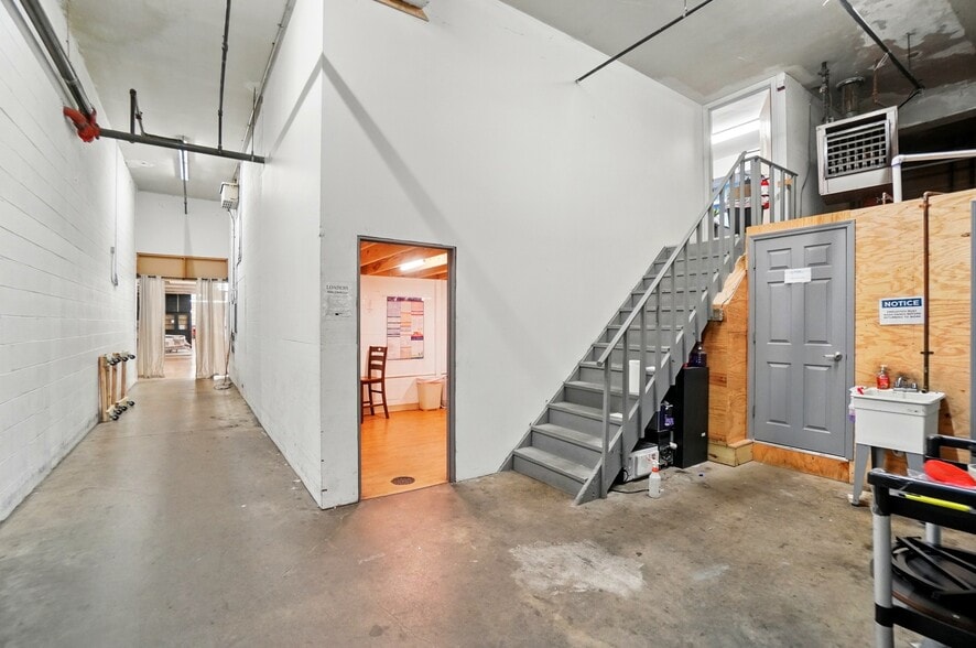 More Photos Of 50 Eswin St, Cincinnati Freestanding For Sale