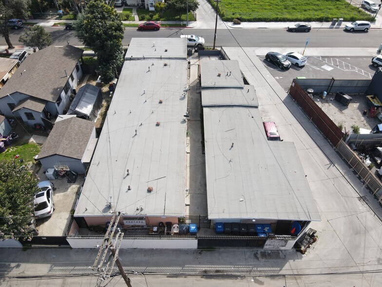 More Photos Of 19 E 69th St, Long Beach Multifamily For Sale