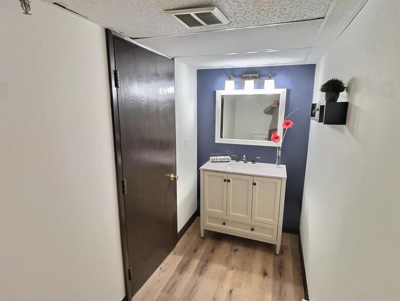 More Photos Of 330 S Walsh Dr, Casper Medical For Lease