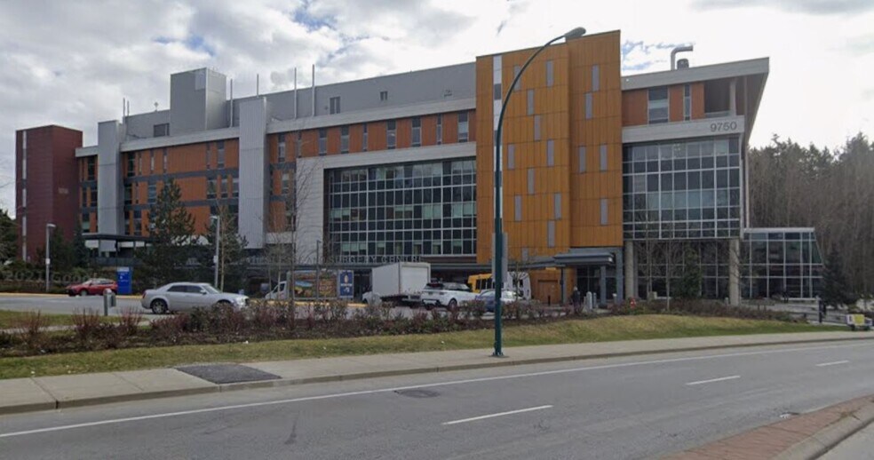 More Photos Of 9750 140 St, Surrey Hospital For Lease