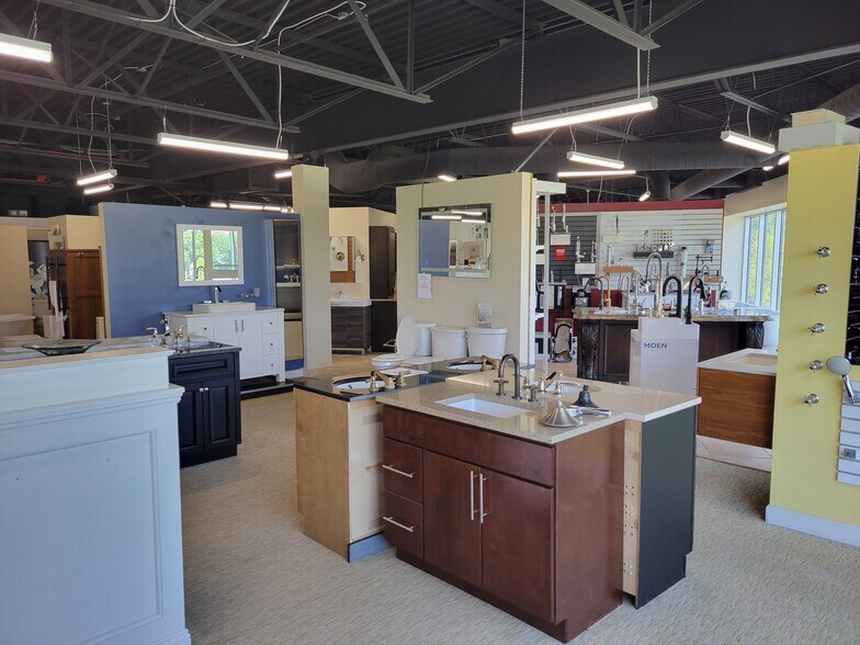 More Photos Of 1641 E Marlton Pike, Cherry Hill Showroom For Lease