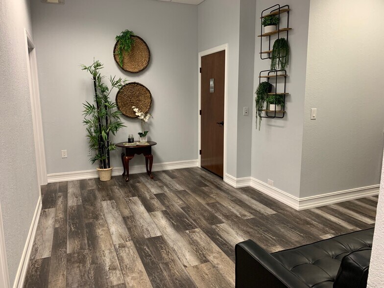 More Photos Of 3937 Tampa Rd, Oldsmar Medical For Lease