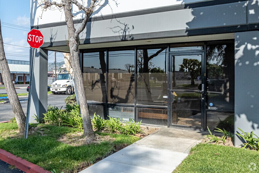 More Photos Of 11912 Rivera Rd, Santa Fe Springs Light Manufacturing For Lease