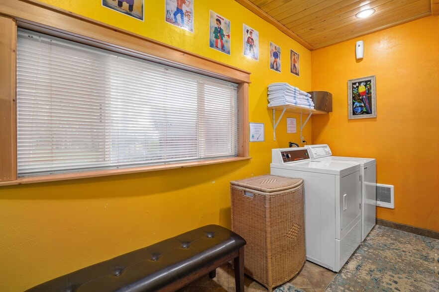 More Photos Of 3305 Dick George Rd, Cave Junction Hospitality For Sale