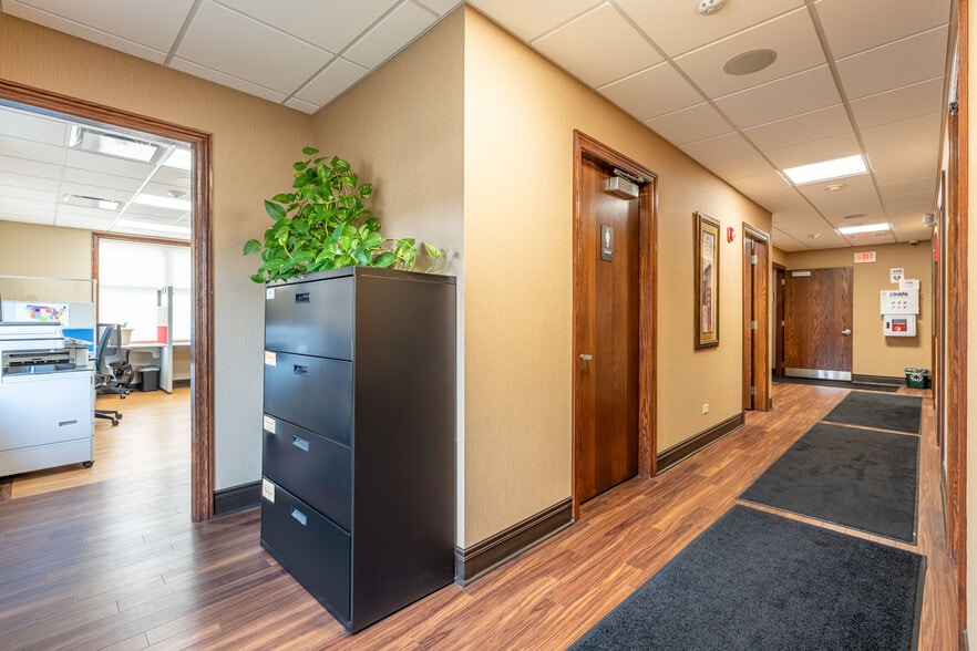More Photos Of 16610 W 159th St, Lockport Medical For Sale