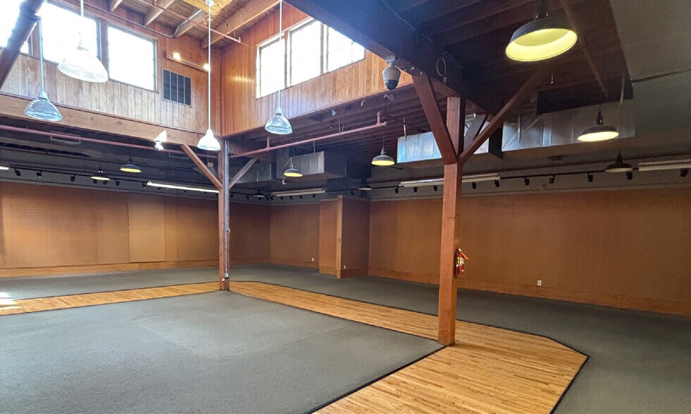 More Photos Of 450 W 3rd Ave, Eugene Storefront Retail Office For Lease