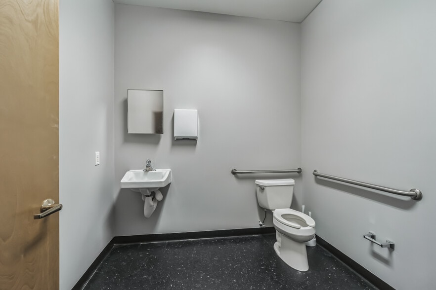 More Photos Of 600 Deer Rd, Cherry Hill Light Distribution For Sale