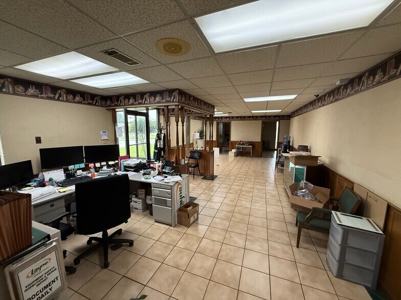 More Photos Of 2015 S Main St, Stuttgart Warehouse For Sale