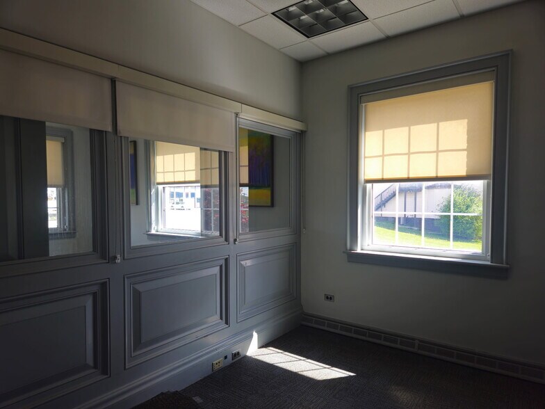 More Photos Of 600 Main St, Wintersville Bank For Lease
