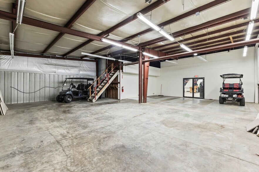 More Photos Of 2606 E Rock Haven Rd, Harrisonville Light Manufacturing For Lease