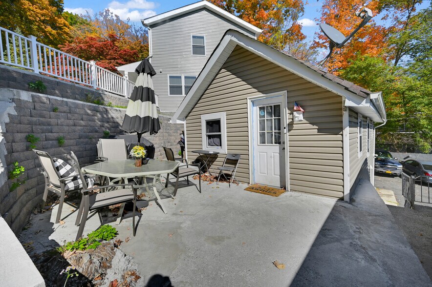 More Photos Of , Jefferson Valley Unknown For Sale