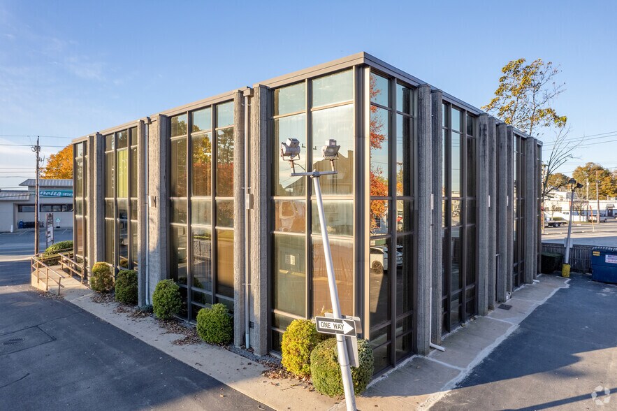 More Photos Of 1515 Smith St, North Providence Coworking Space