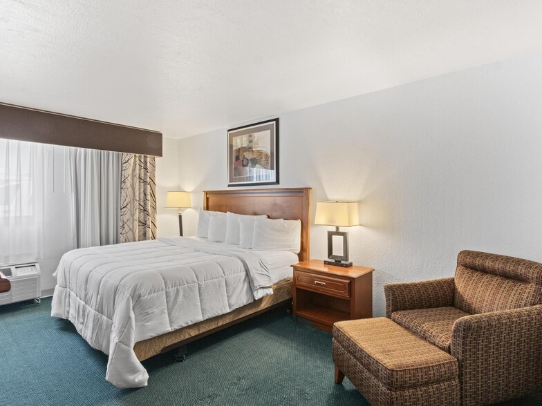 More Photos Of 100 W F St, Casper Hotel For Sale