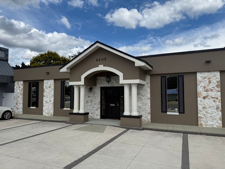 Primary Photo Of 4205 Edgewater Dr, Orlando Office For Sale