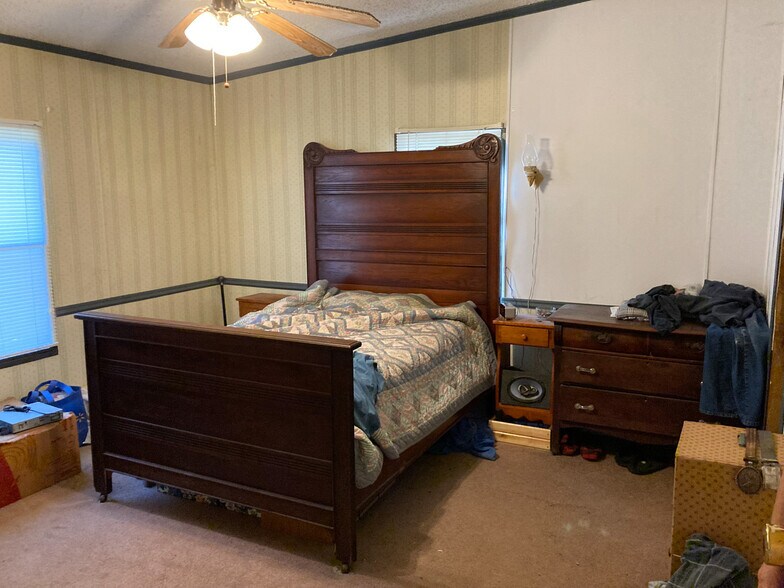 More Photos Of 22413 Highway C, Lawson Specialty For Sale