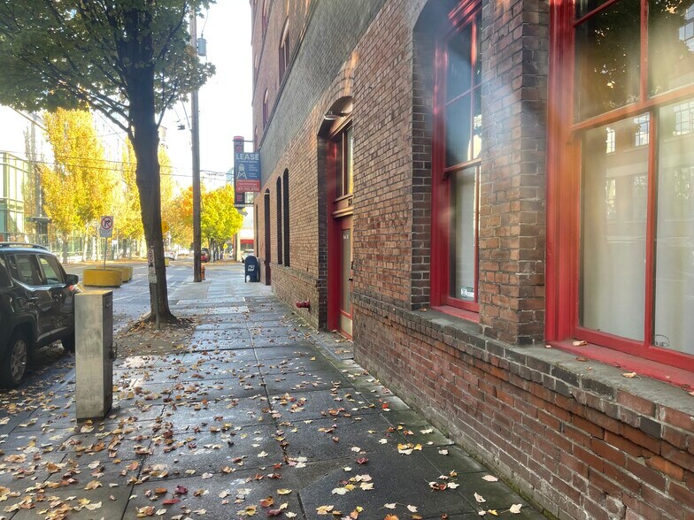 More Photos Of 734 NW 14th Ave, Portland Office Residential For Lease
