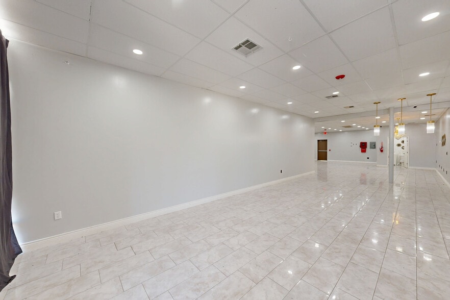 Primary Photo Of 13331 Kuykendahl Rd, Houston Unknown For Lease