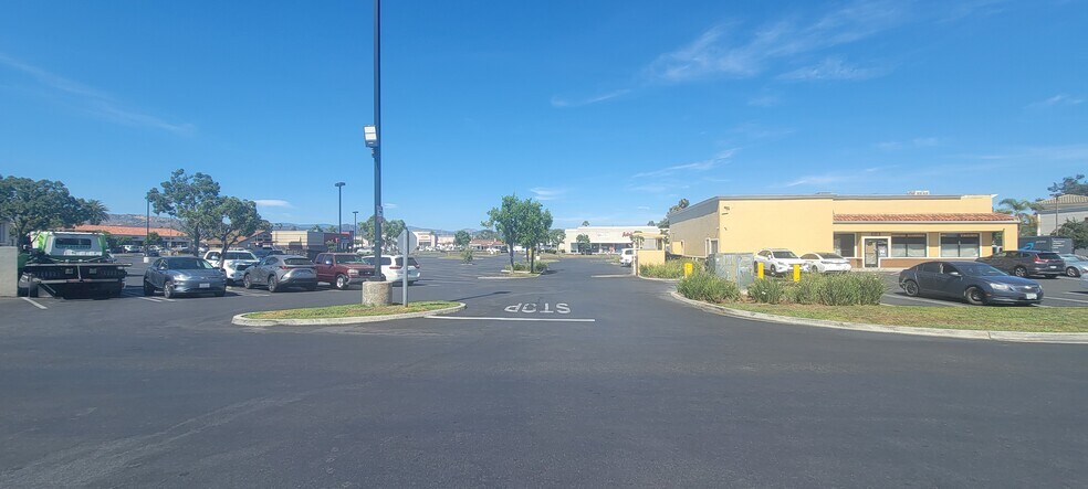 More Photos Of 611-675 N Broadway, Escondido Unknown For Lease