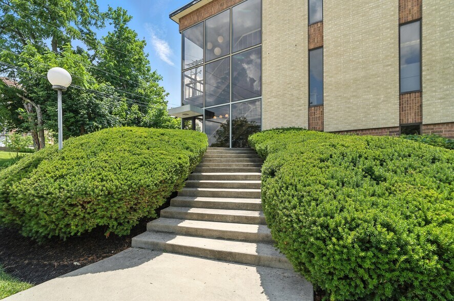 More Photos Of 1612 Prosser Ave, Dayton Medical For Sale