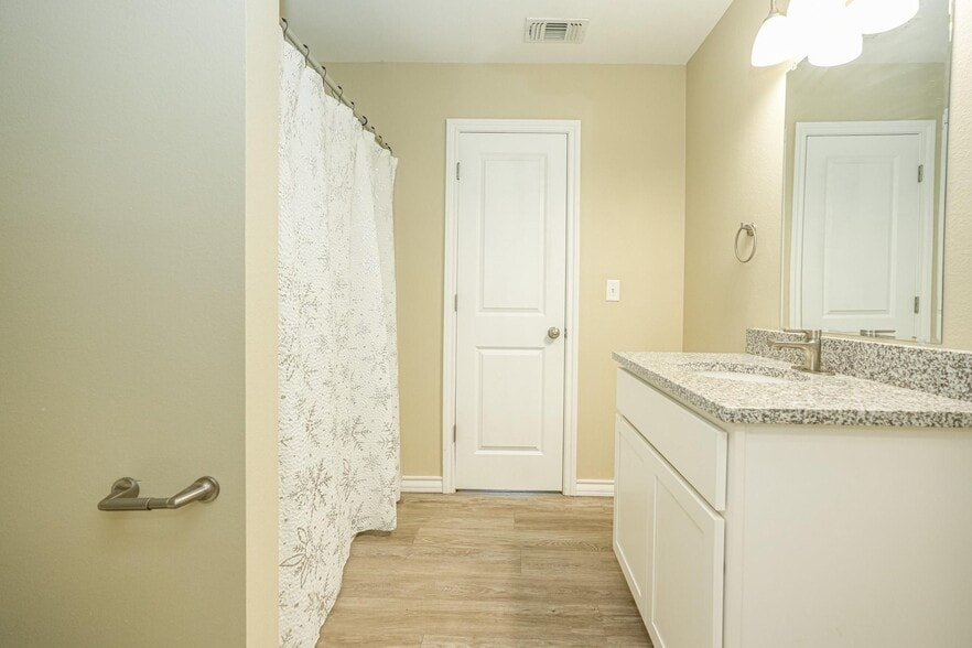 More Photos Of 8133 W 7th St, Texarkana Apartments For Sale