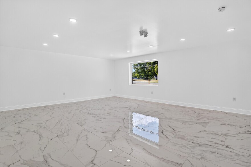 More Photos Of 3608 Burlington Rd, Greensboro Freestanding For Sale