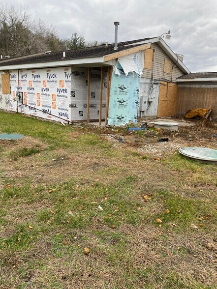 More Photos Of 201 W Saginaw Rd, Sanford Freestanding For Sale