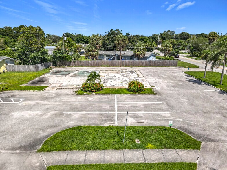 More Photos Of 810 21st St, Vero Beach Land For Sale