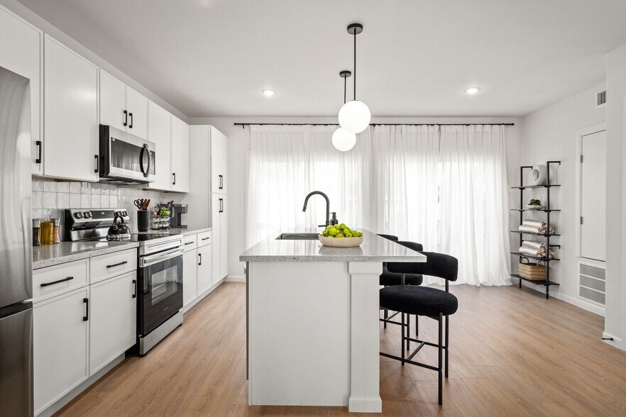 More Photos Of , Houston Multifamily For Sale