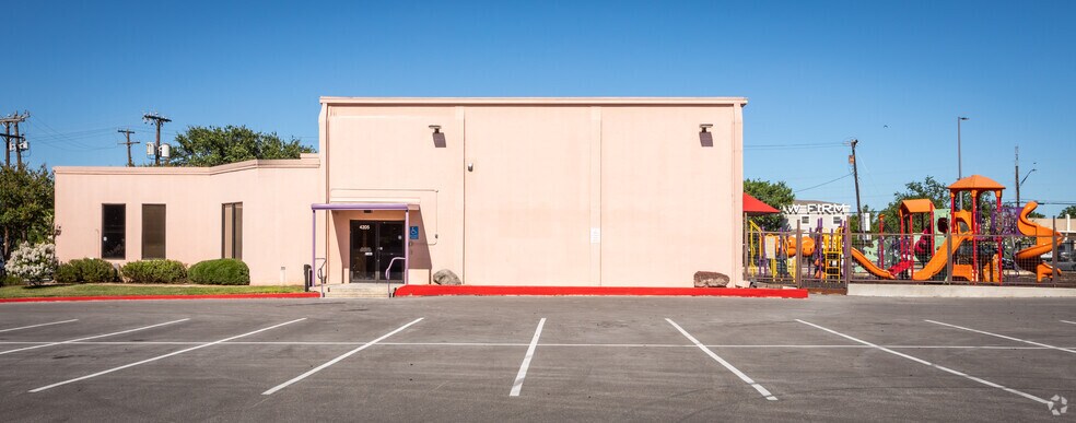 More Photos Of 4205 San Pedro Ave, San Antonio Schools For Lease
