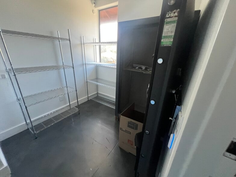 More Photos Of 1031 El Camino Real N, Salinas Auto Repair For Lease